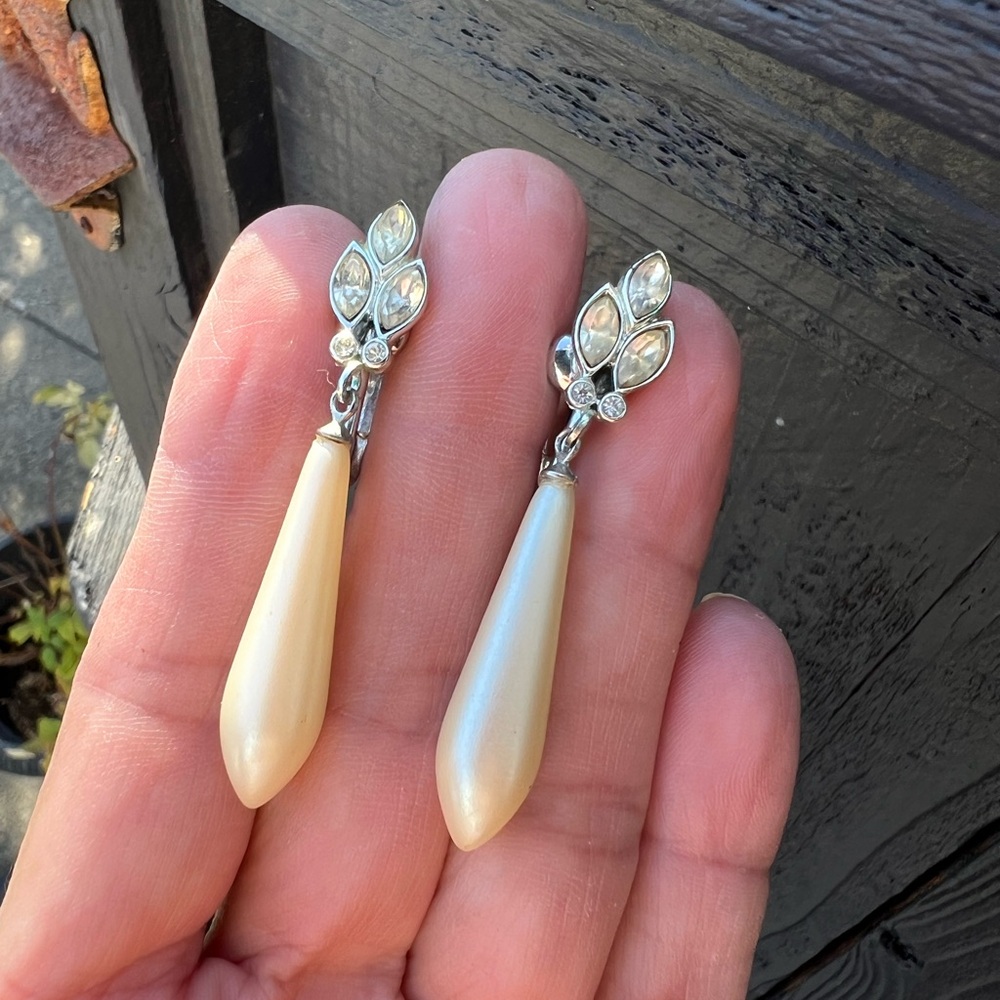 HIGH END VTG VICTORIAN TEARDROP FAUX PEARL Rhinestone DANGLE Clip On EARRINGS